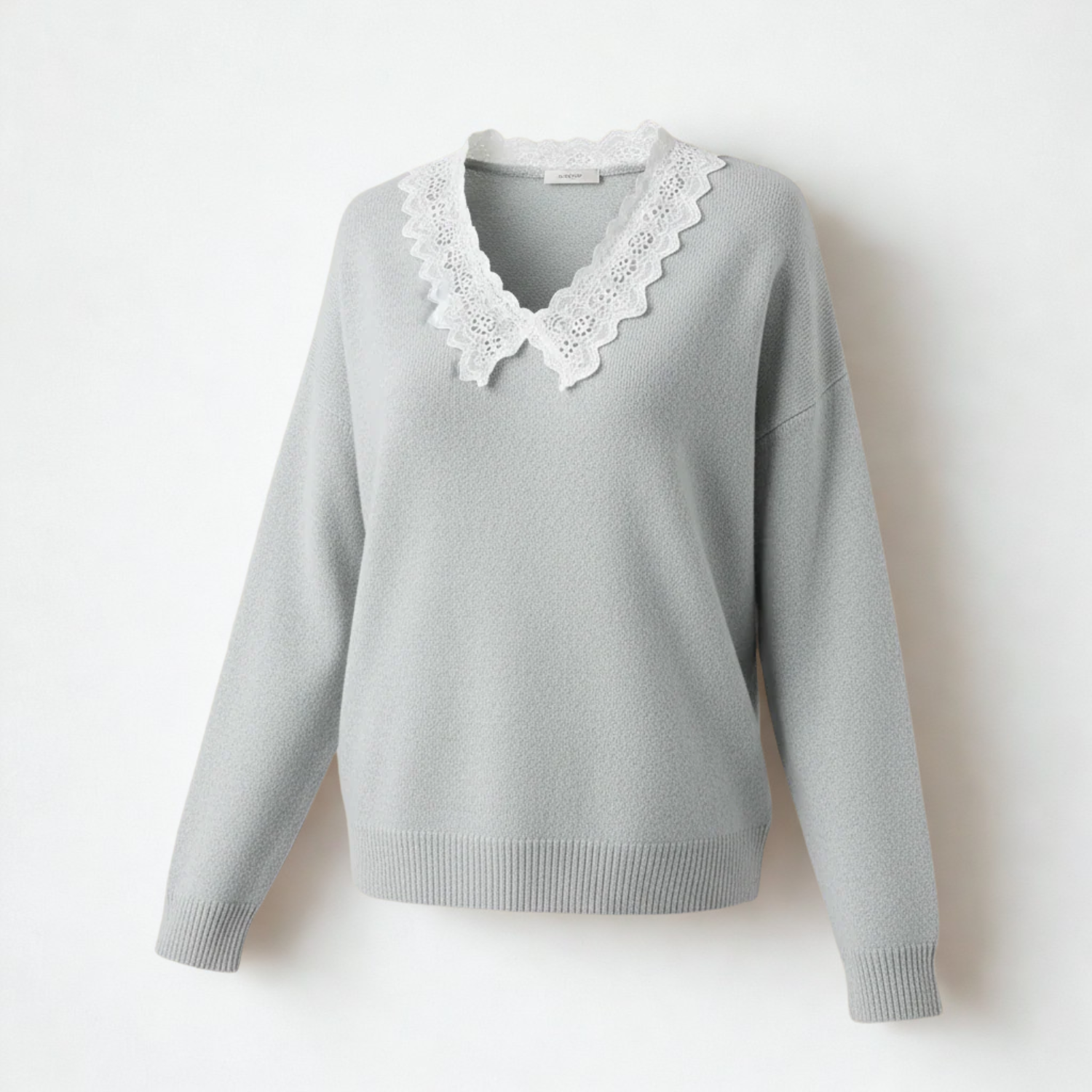 Elegant Sweater with Comfortable Fit and Versatile Style