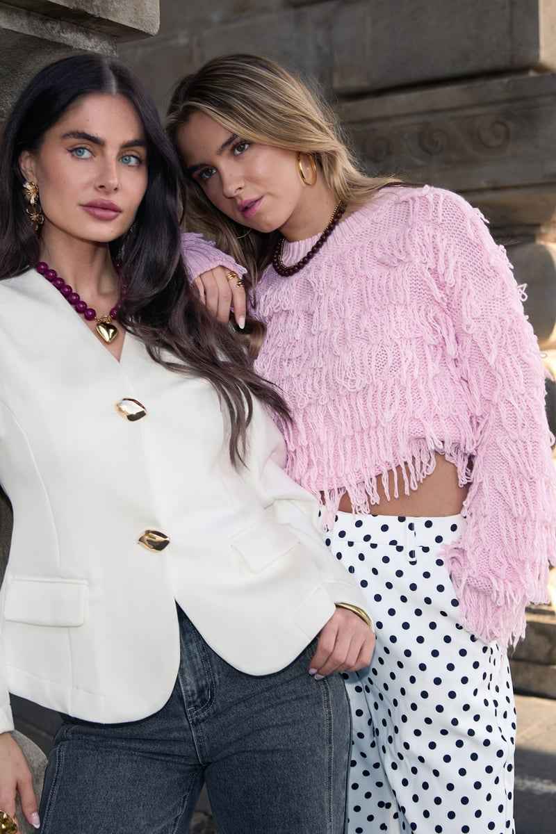 Fringe Knit - Stijlvolle Gebreide Sjaal met Franjes