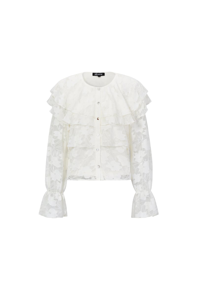 Layered Blouse with Lace for Elegant Style and Comfort